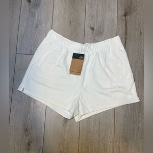 The North Face Half Dome Fleece Shorts L Gardenia White Cozy Casual Athleisure